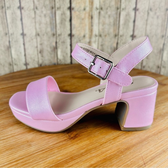 Children pink Platform Heels with Ankle Strap( MACEY-ISS) - Picture 2 of 7